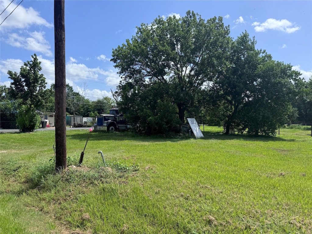 701 Dunlap St, El Campo, TX 77437 - photo 3