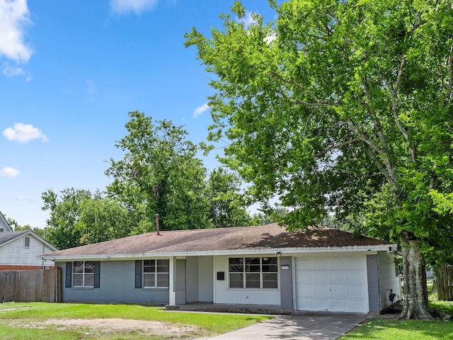 3204 3rd St, Bay City, TX 77414 - photo 1