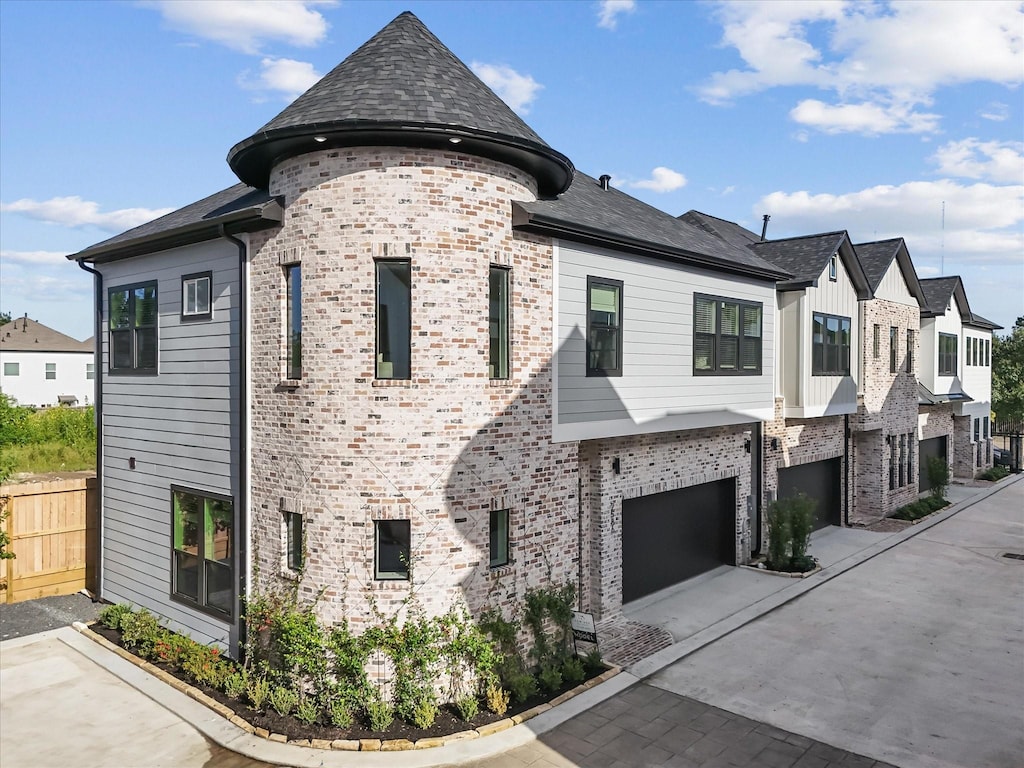2594 W Tidwell Rd, Houston, TX 77091 - photo 1
