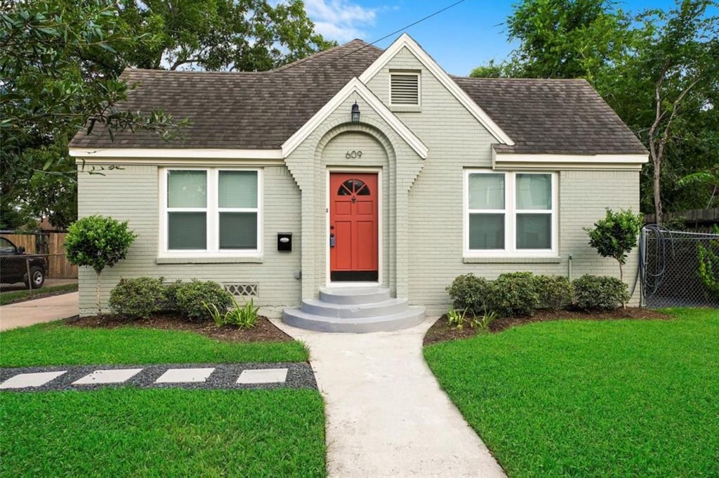 609 Reid St, Houston, TX 77022 - photo 1