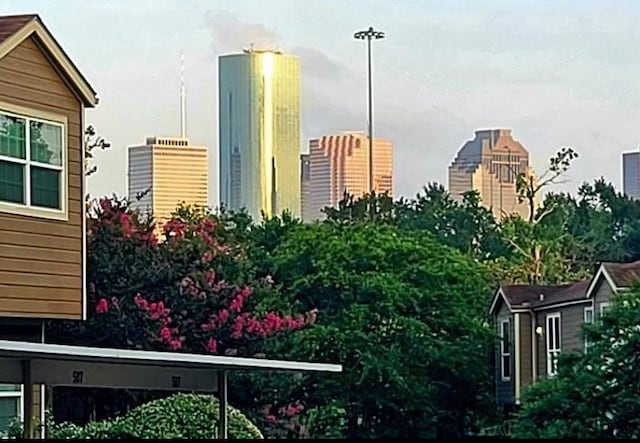 1860 White Oak Dr Unit 205, Houston, TX 77009 - photo 2