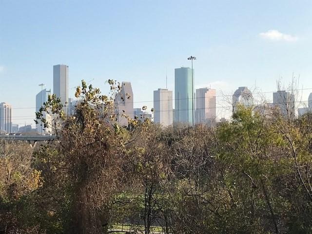 1860 White Oak Dr Unit 205, Houston, TX 77009 - photo 1