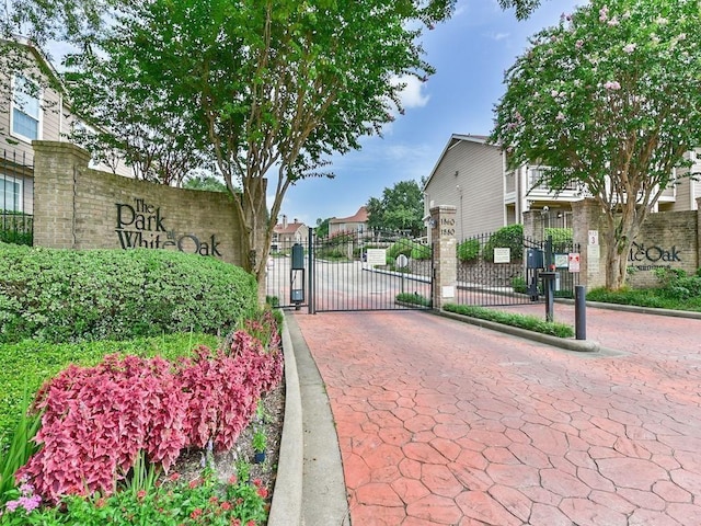 1860 White Oak Dr Unit 205, Houston, TX 77009 - photo 3