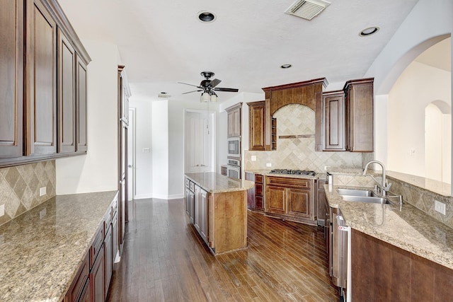 9051 Forest Cliff Ct, Conroe, TX 77302 - photo 9