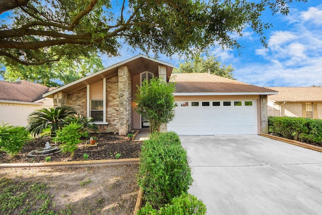 6715 Log Hollow Dr, Houston, TX 77088 - photo 1