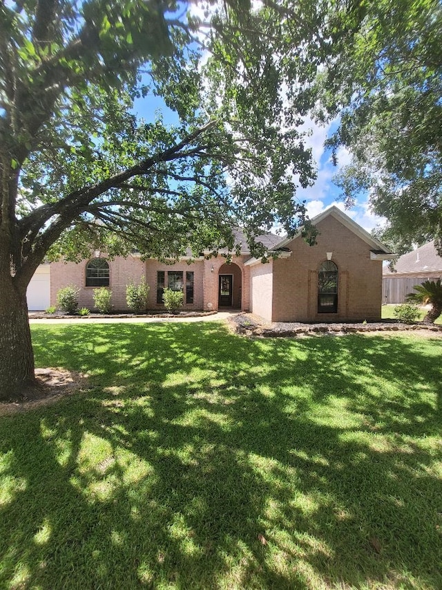 121 Regal Ln, Liberty, TX 77575 - photo 1