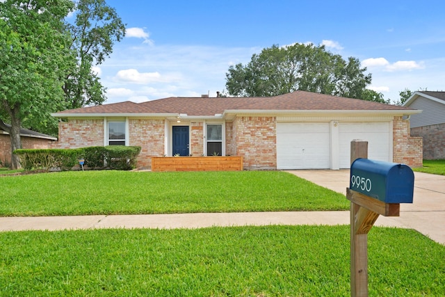 9950 Sageroyal Ln, Houston, TX 77089 - photo 1