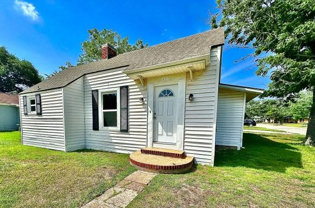 312 2nd St, Cuero, TX 77954 - photo 1