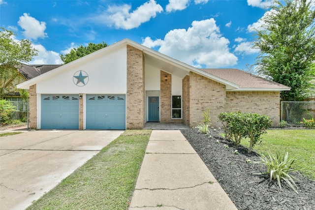 1921 Cripple Creek Ln, Pearland, TX 77581 - photo 1