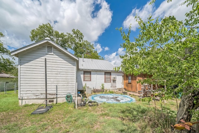 310 Darst St, Gonzales, TX 78629 - photo 3