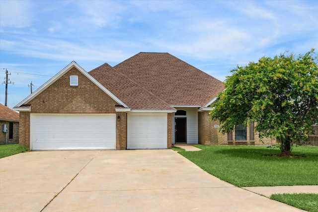 153 Indian Warrior Trl, Lake Jackson, TX 77566 - photo 2