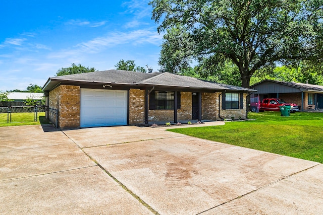 108 W Viser St, Madisonville, TX 77864 - photo 2