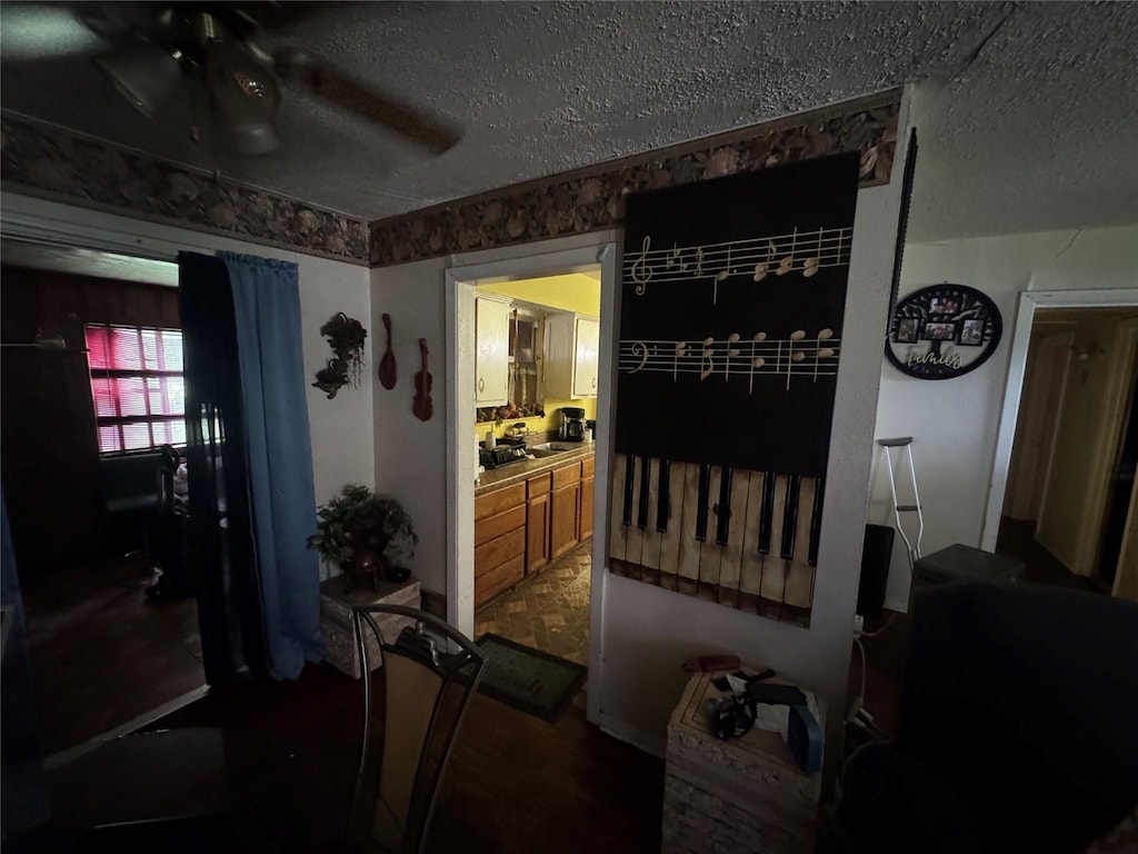5951 Willow Glen Dr, Houston, TX 77033 - photo 2