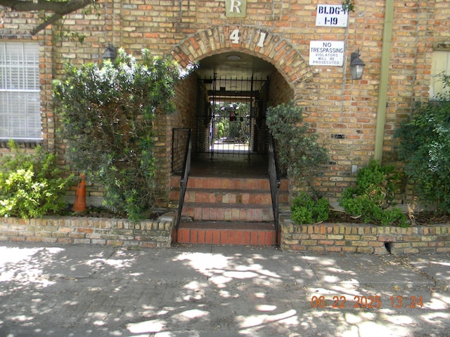6401 Skyline Dr Unit 37, Houston, TX 77057 - photo 1