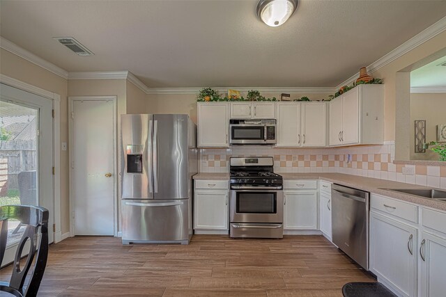 10106 Hollyvine Ln, Houston, TX 77089 - photo 17