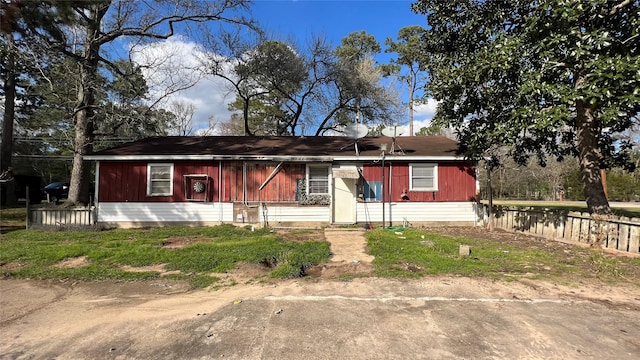 340 Magnolia Point Dr, Houston, TX 77336 - photo 1