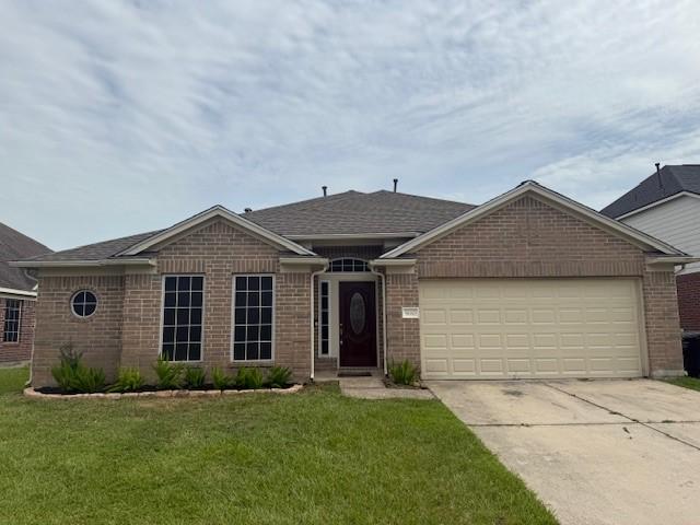 5610 Bay Leaf Dr, Baytown, TX 77521 - photo 1