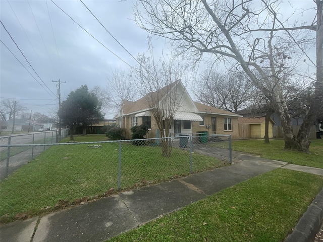 113 W Lobit St, Baytown, TX 77520 - photo 4