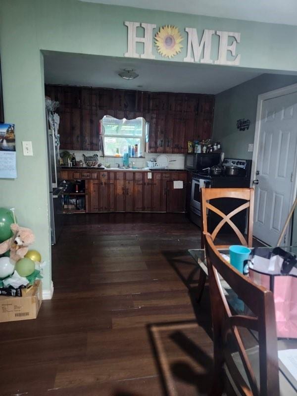 2401 E James St, Baytown, TX 77520 - photo 1