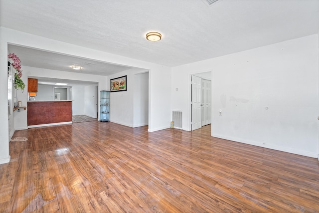 401 Lee Ave, Anahuac, TX 77514 - photo 11