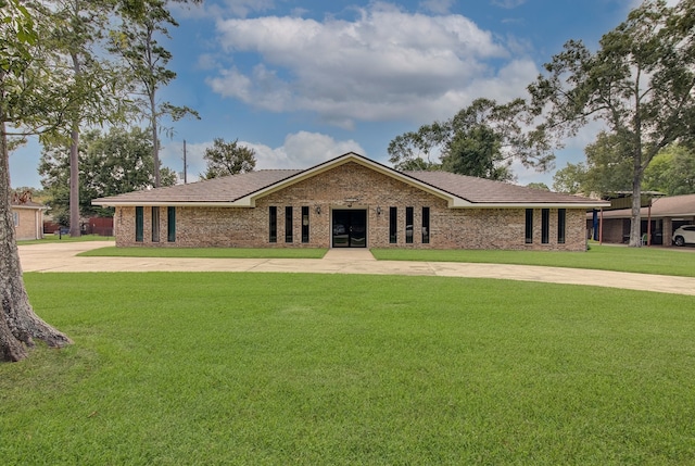 12511 Cherry Point Dr, Mont Belvieu, TX 77535 - photo 1