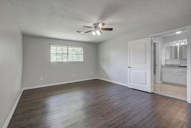 12511 Cherry Point Dr, Mont Belvieu, TX 77535 - photo 16