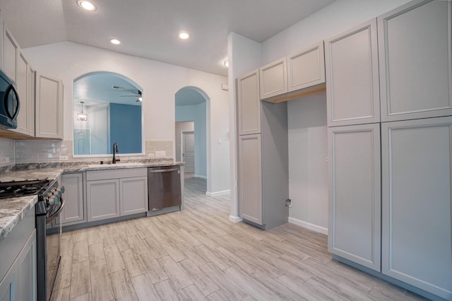 3209 Carriage Cove Ct, Dickinson, TX 77539 - photo 6