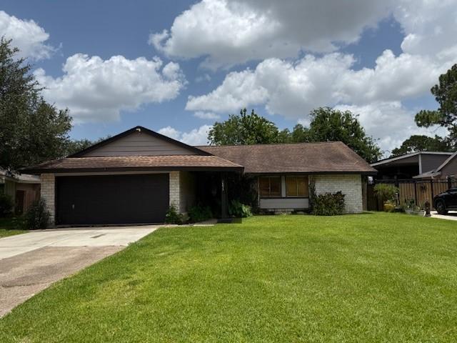 16811 Hibiscus Ln, Friendswood, TX 77546 - photo 1