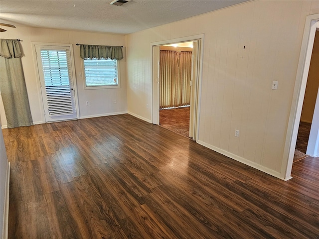 821 Mark St, Deer Park, TX 77536 - photo 4