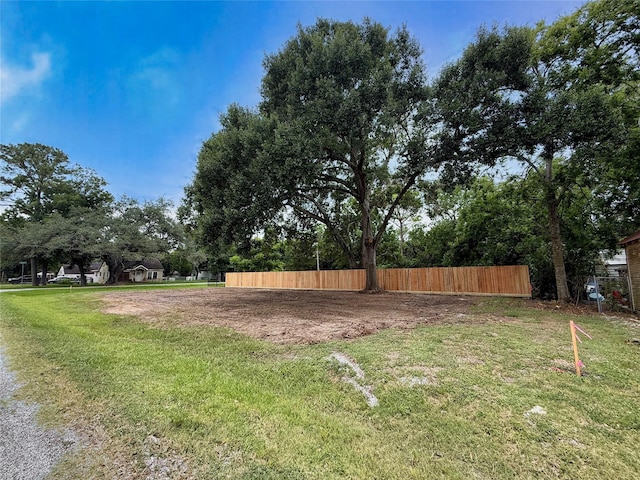 1425 W Blum St, Alvin, TX 77511 - photo 9