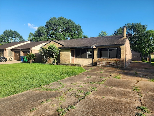 920 Nottingham Dr, Angleton, TX 77515 - photo 2