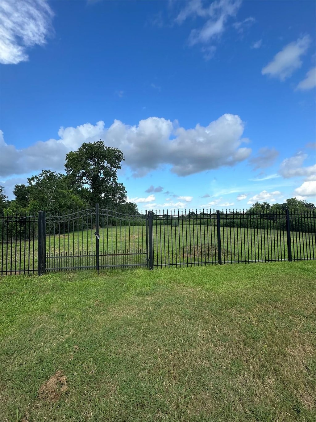 10809 Telephone Rd, Houston, TX 77075 - photo 2