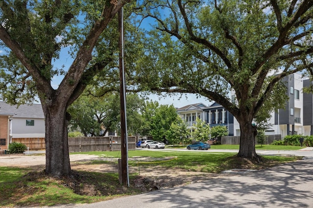 601 W 10th St, Houston, TX 77008 - photo 1