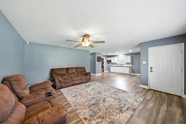 11925 Miller Cir, Conroe, TX 77302 - photo 8