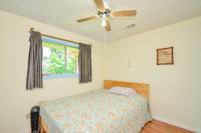 1927 Dormstom Ln, Houston, TX 77088 - photo 24