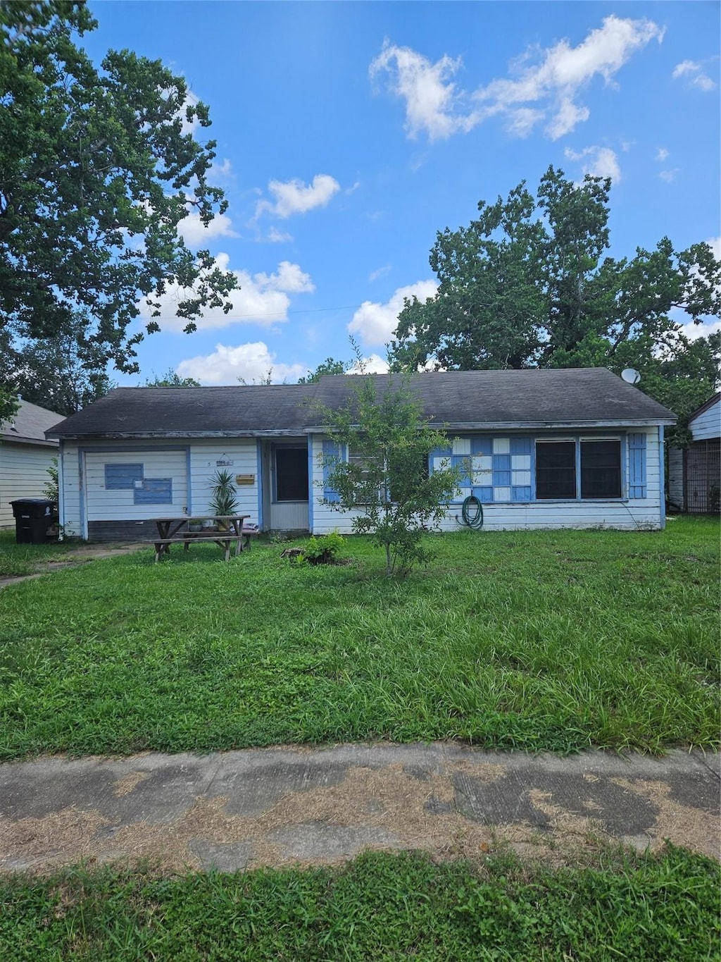 5109 Southwind St, Houston, TX 77033 - photo 1