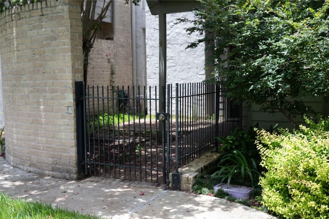 12625 Memorial Dr Unit 4, Houston, TX 77024 - photo 47