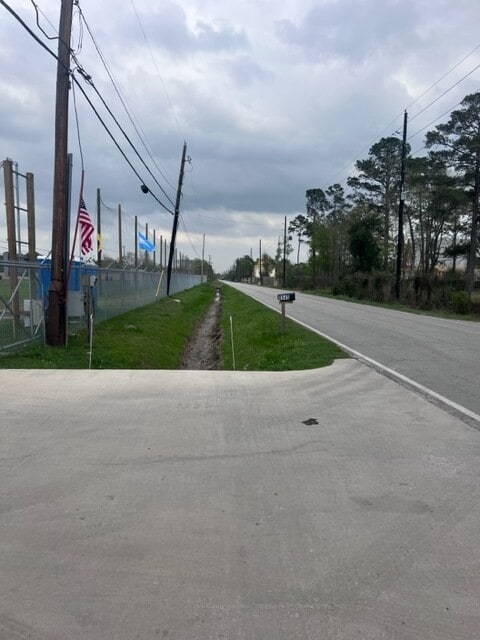 8545 Furay Rd, Houston, TX 77016 - photo 2