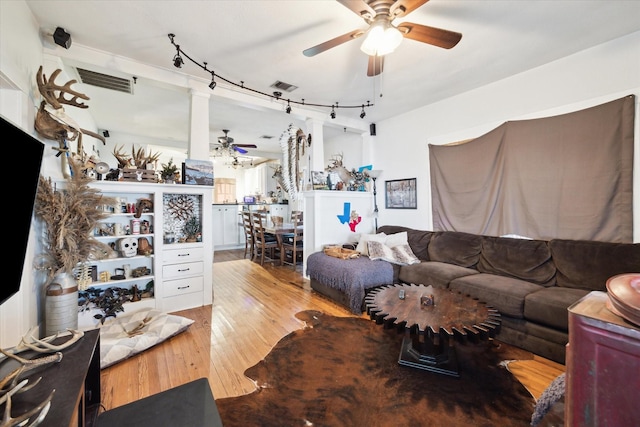 1413 Lawrence St, Houston, TX 77008 - photo 9