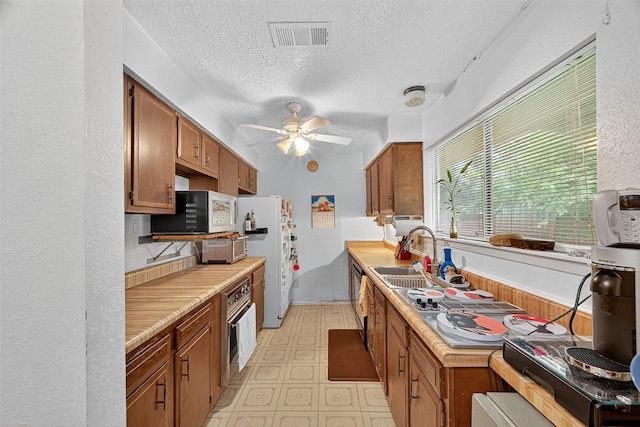 16814 Barcelona Dr, Friendswood, TX 77546 - photo 10