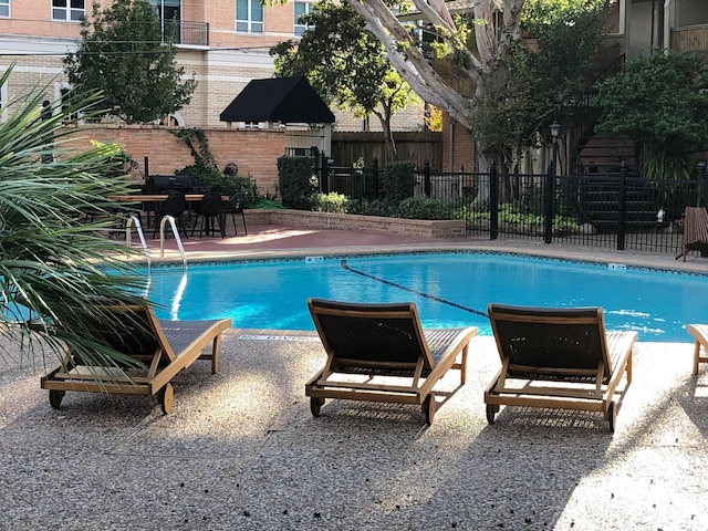 3938 W Alabama St Unit 10, Houston, TX 77027 - photo 2