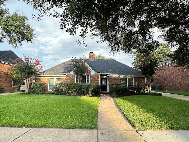 4423 Warwick Dr, Sugar Land, TX 77479 - photo 1