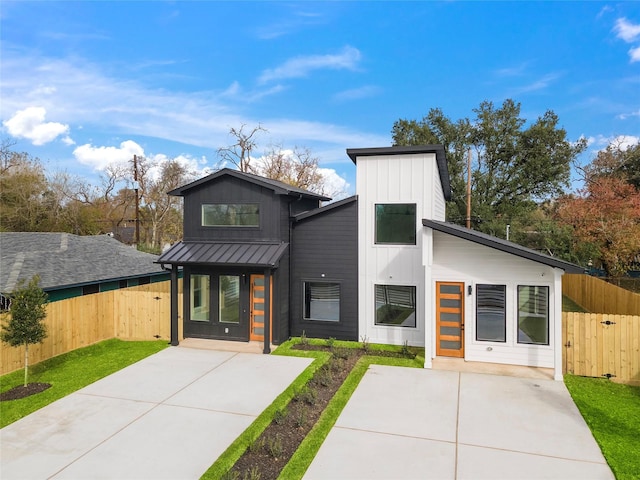 7315 Eisenhower Rd A/B, Unit A/B Houston, TX 77033 - photo 3