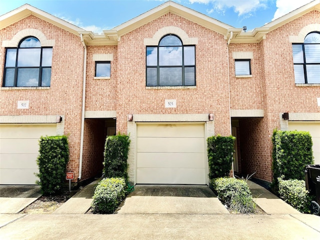 5941 S Loop Loop E Unit 503, Houston, TX 77033 - photo 1