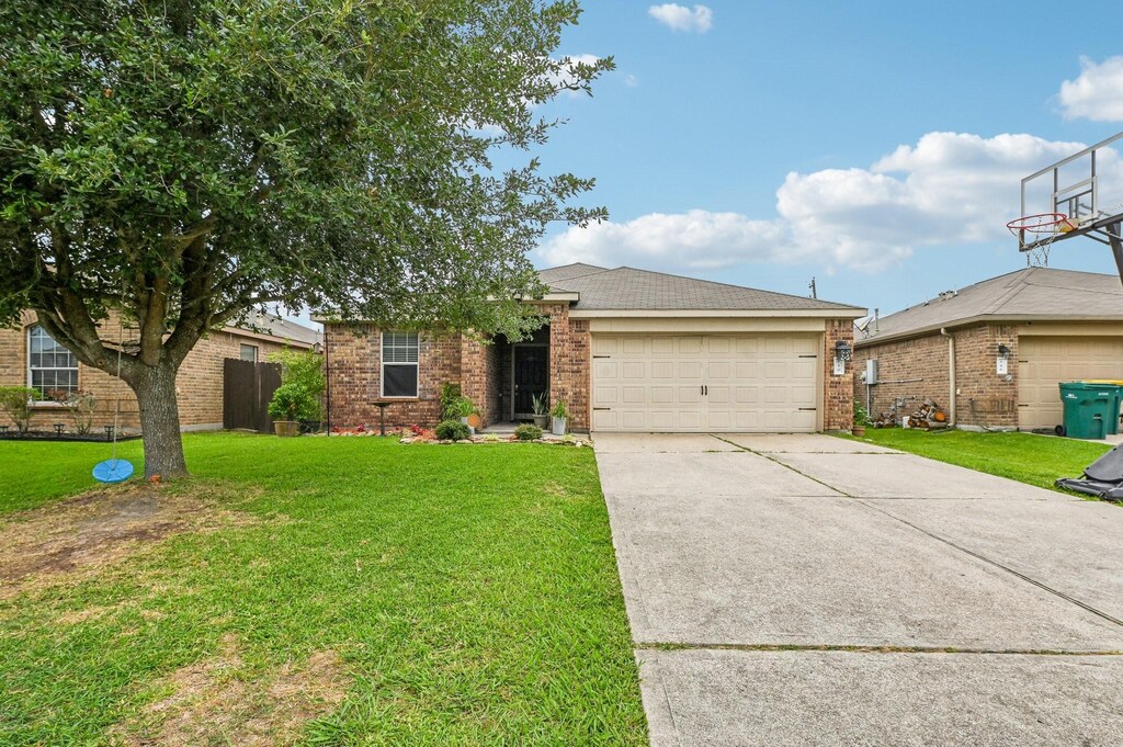 850 Driftwood Ln, La Marque, TX 77568 - photo 1