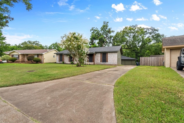 117 Cannon St, Clute, TX 77531 - photo 2