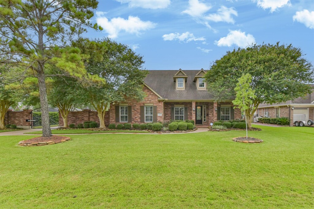 1610 Pine Crest Dr, Pearland, TX 77581 - photo 1