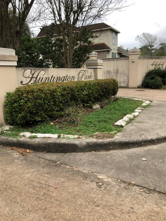 4444 Victory Dr Unit 1302, Houston, TX 77088 - photo 18