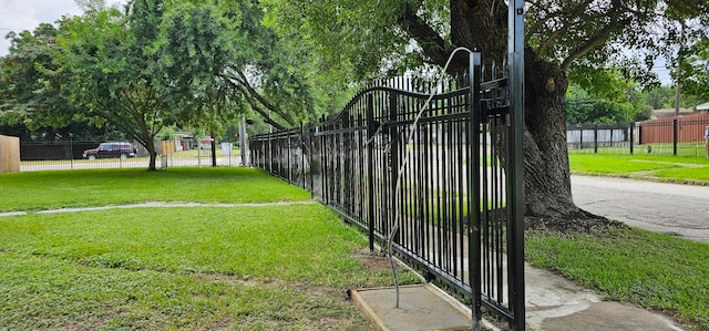 7602 Dixie Dr, Houston, TX 77087 - photo 2