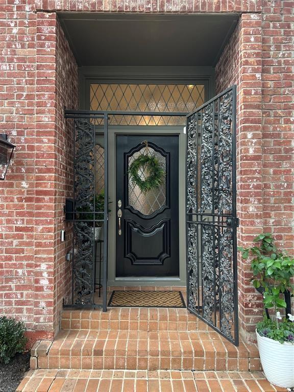 7530 Chevy Chase Dr, Houston, TX 77063 - photo 3
